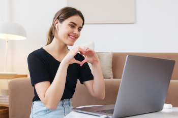 Love Online- From First Message to the Wedding